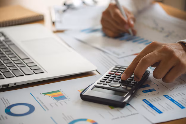 Homebuyer analyzing mortgage affordability and loan options – ZoomLoans